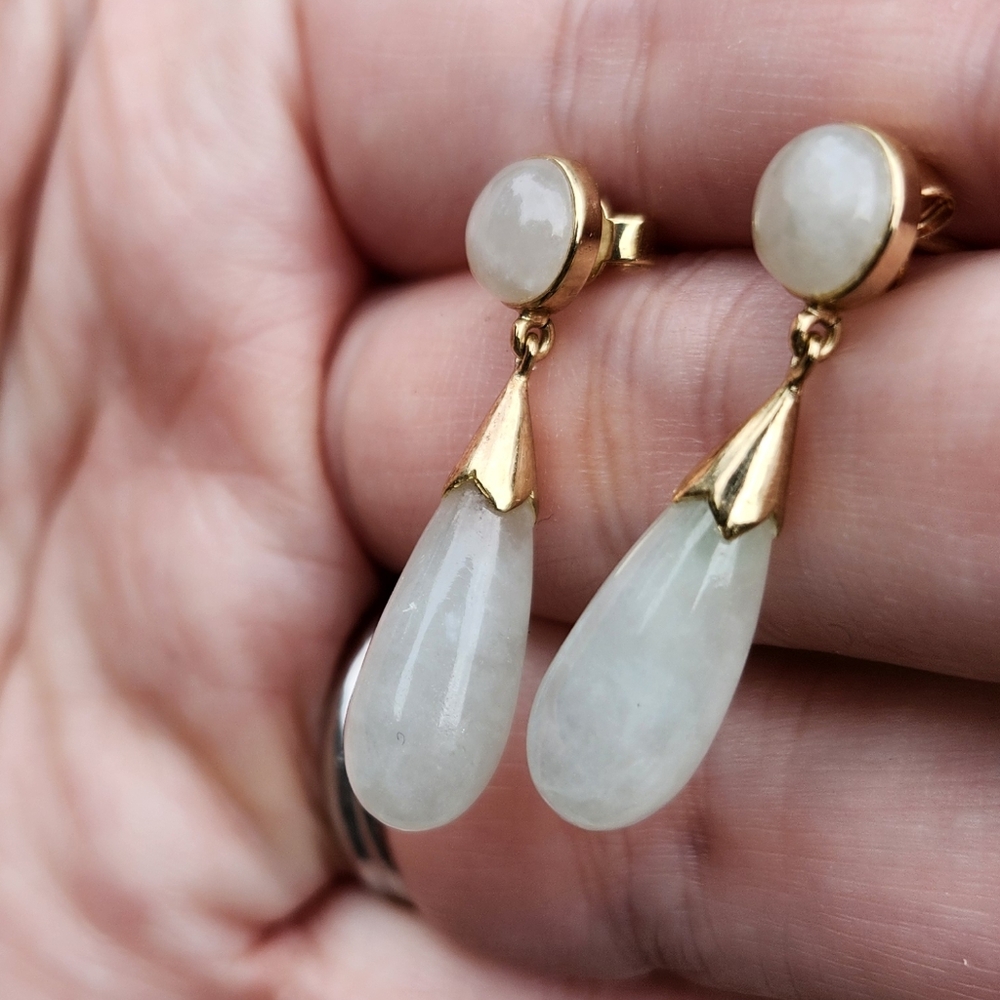 14kt gold jade teardrop dangle earrings Vintage - Picture 3 of 5